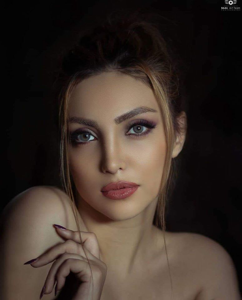 966853323.jpg
